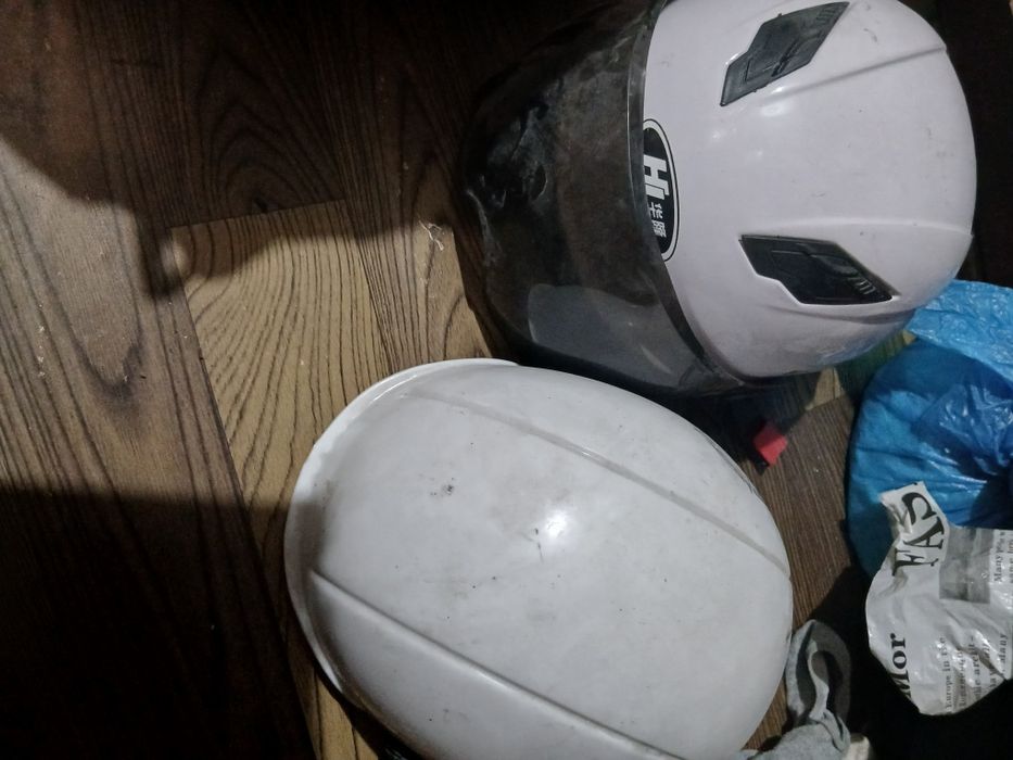Продам два каска