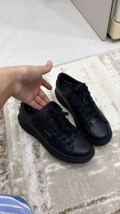 Guess кроссовки 37 размер