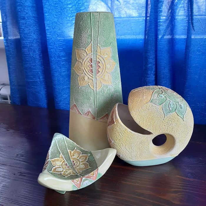 Вази и вазички кристал, порцелан, стъкло, метал, керамика