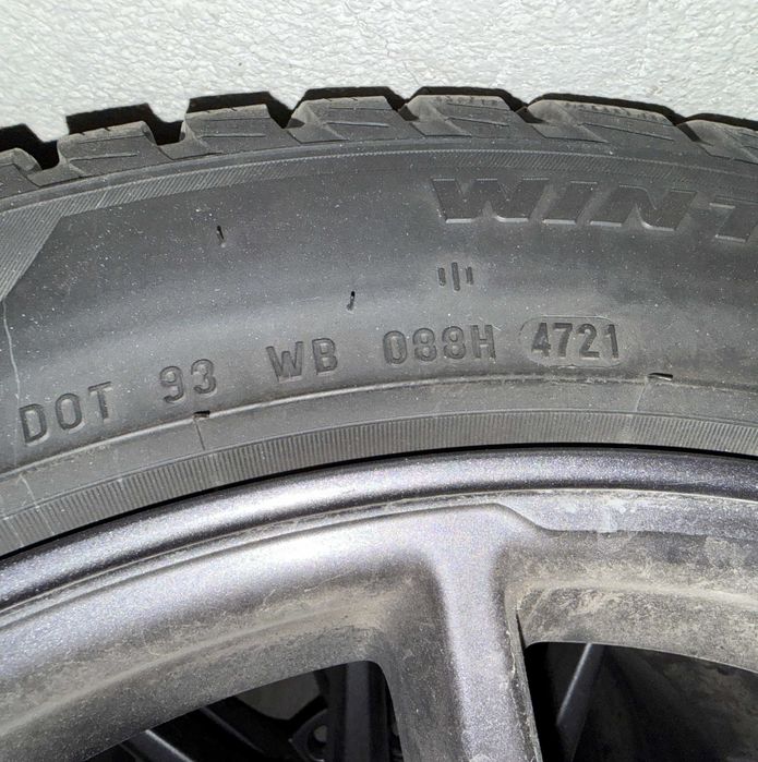 Tesla 3 - Оригинални джанти и гуми + TPMS сензори