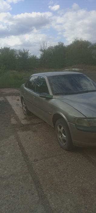 Опель вектора Б 1.8