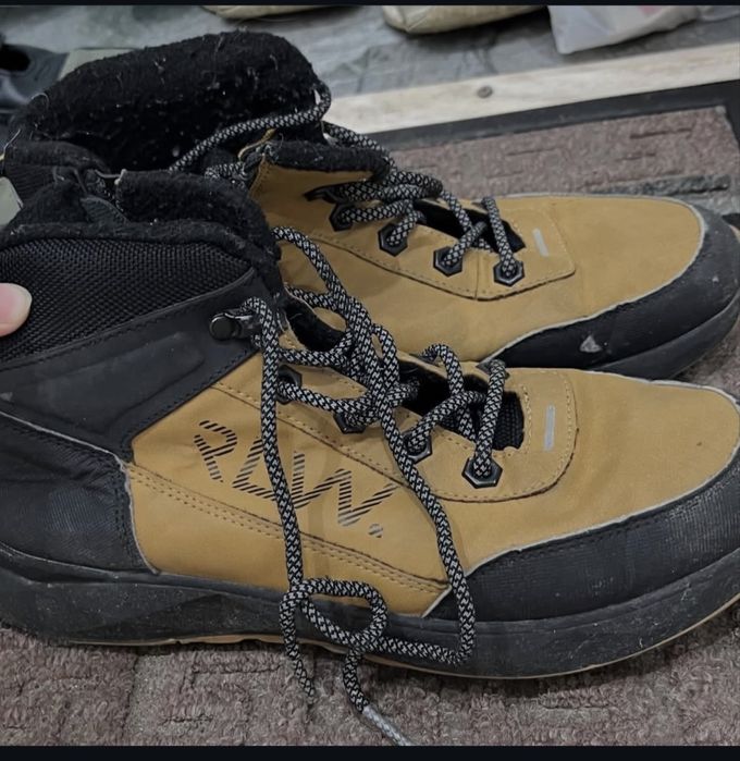 Продам ботинки демисезонные