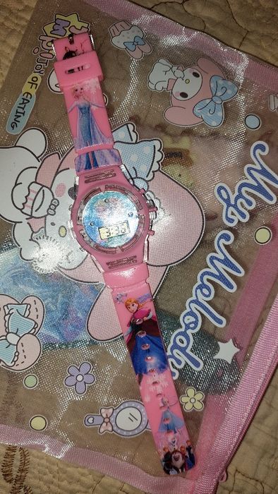 Продаются детские часы