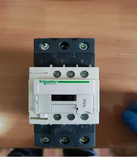 Контактор переменного тока Schneider D50AM7C(220V)