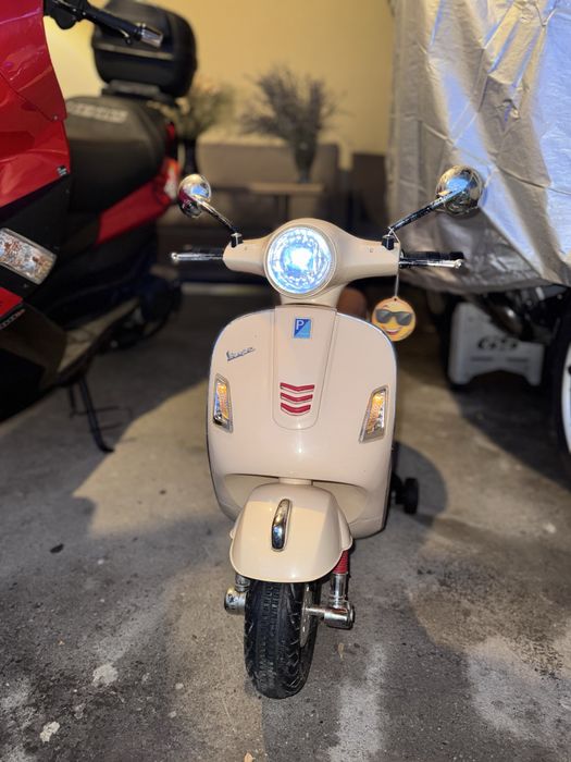 Scuter electric copii piaggio vespa