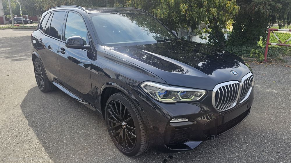 BMW X5 G05 2020+MHEV+HUD+Side, line, collision assist+Trapa+HK+ACC+Pack M+Direcție integral activă+Confort access+Display key+LASER+Alarmă+22"/20"