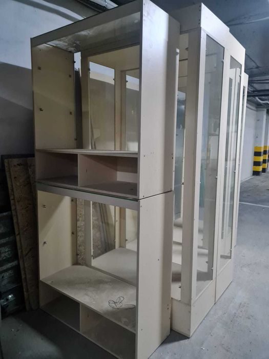 продается витринный шкаф