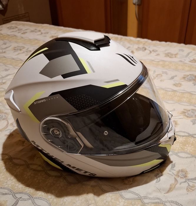 Продавам каска МТ