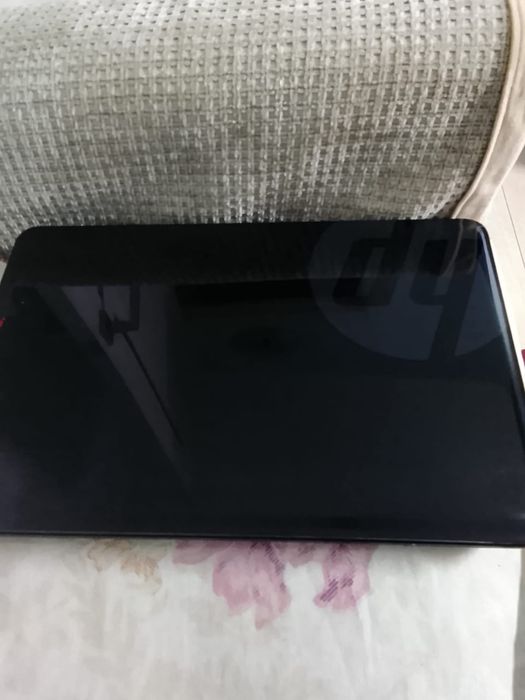 Продаем ноутбук HP 2000