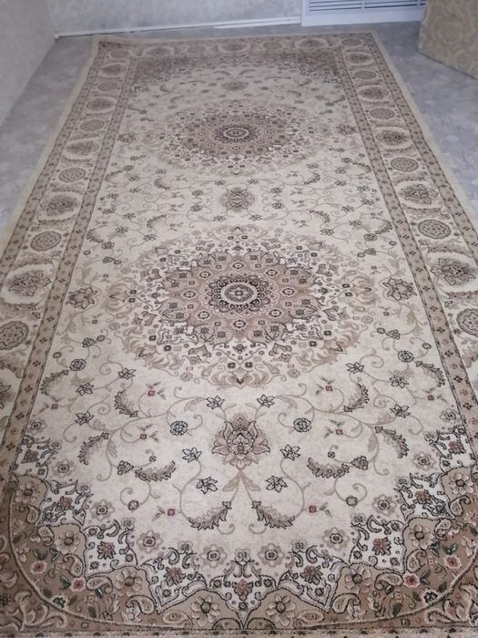 Продам ковер 2.5 на 5 метров