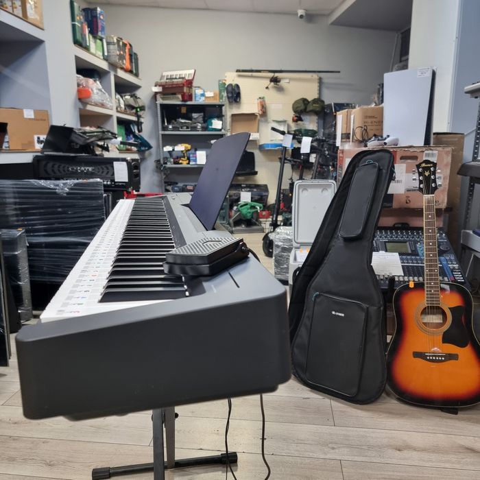 Amanet F28: Pian Digital Yamaha P-145B ca nou