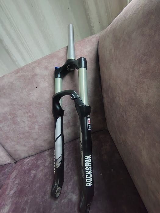 Продава се вилка RockShox Gold RL 2016