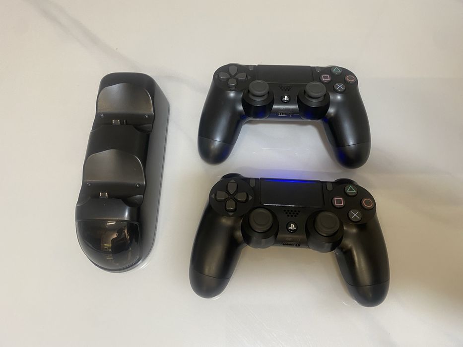 PS4 Pro c контроллерами движения