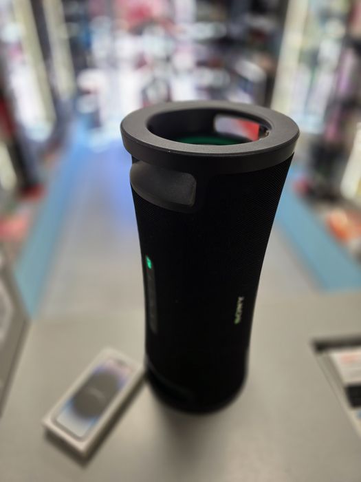Boxa portabila Sony ULT FIELD 7, Ultimate Deep BASS Bluetooth 5.2  Rezistenta la apa IP67 Iluminare LED Intrare microfon Auton 30ore  Negru srs-ult70b