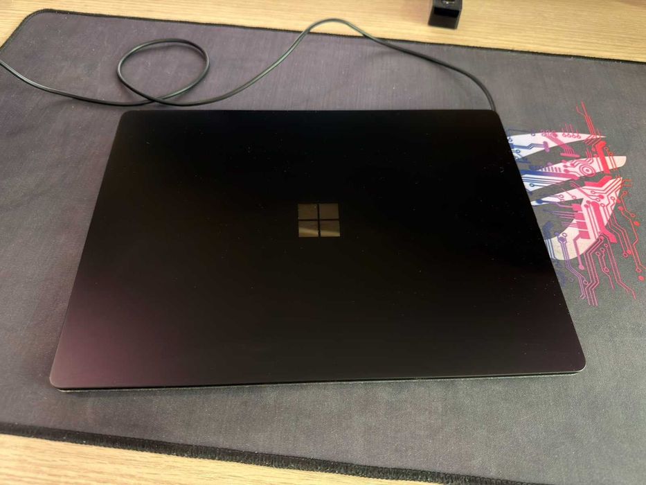 Microsoft Surface Laptop 2 i5-8250U 1.6 GHz (1.80 GHz), 8GB RAM, Windows 11 Home