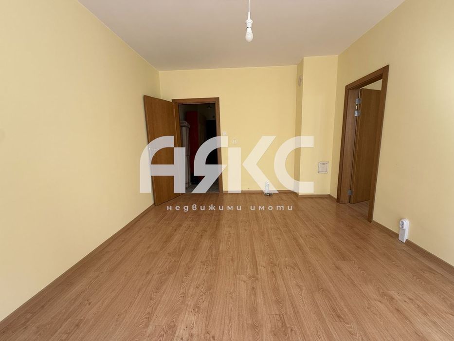 Продава се Тристаен апартамент в София, Дружба 2 - 86 кв.м за 1346 €/кв.м - Снимка #1
