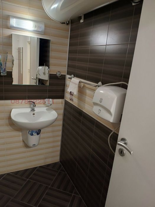 Дава се под наем Тристаен апартамент в Гоце Делчев - 92 кв.м за 306 € - Снимка #9