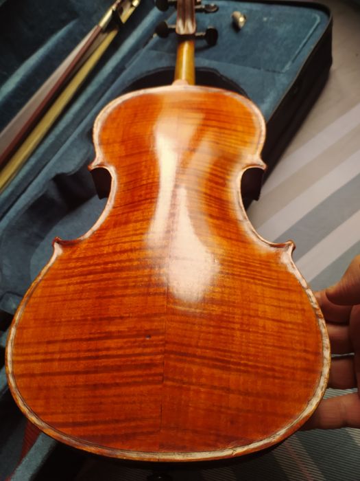 Скрипка 4/4  продается