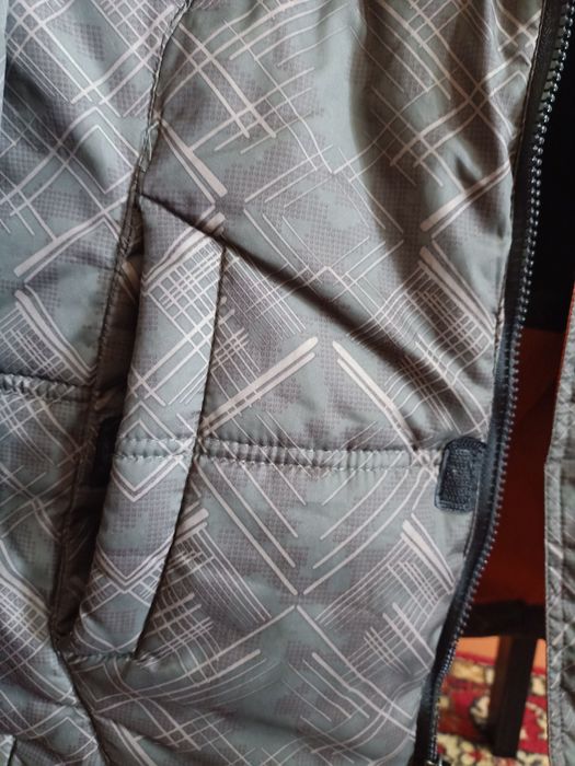 Продам куртку для мальчика