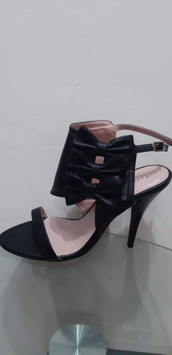 Sandale superbe noi mar 37