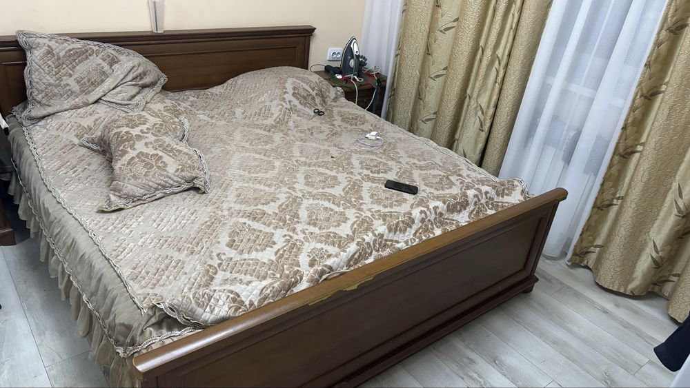 Спальный гарнитур