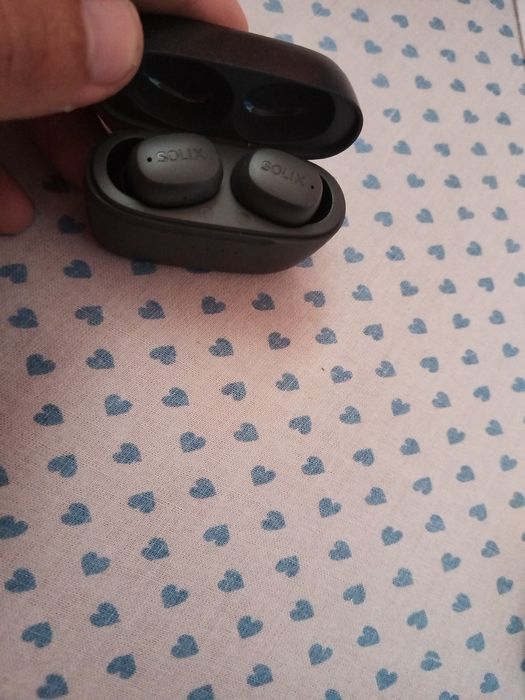 Vând căști audio wireless