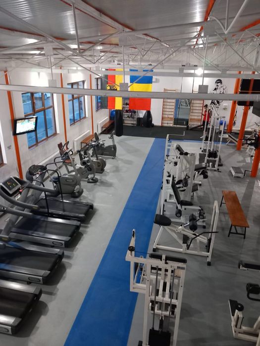 Vand aparate fitness pentru o sala completa
