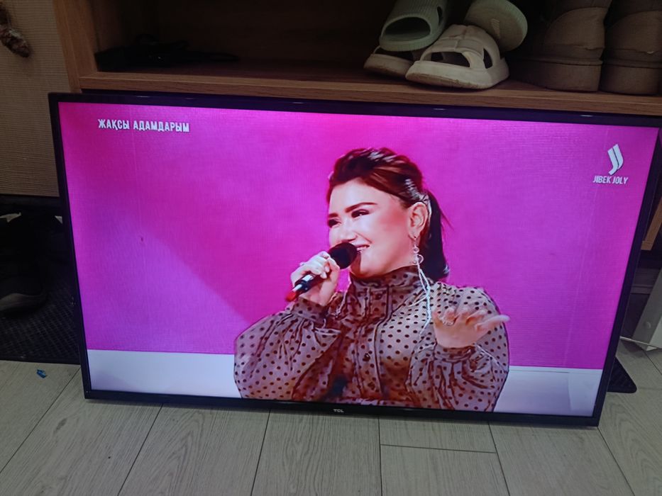 Продам телевизор TCL