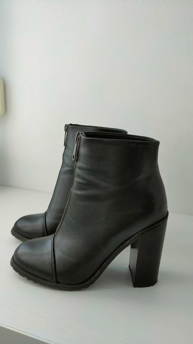 Botine negre mărimea 38
