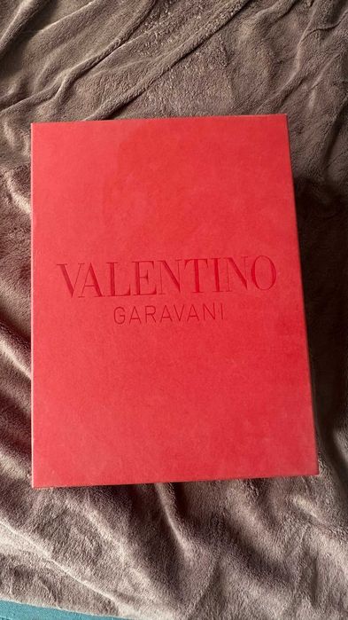Valentino Garavani — Оригинални бели маратонки с лилави ленти