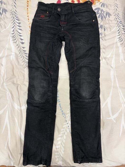 Мото екипировка - яке, дънки, каска и ръкавици