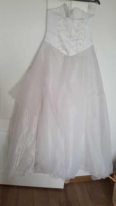 Vand rochie de mireasa