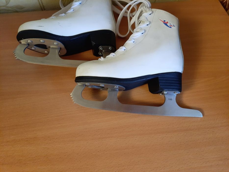 Продам коньки, размер: 30