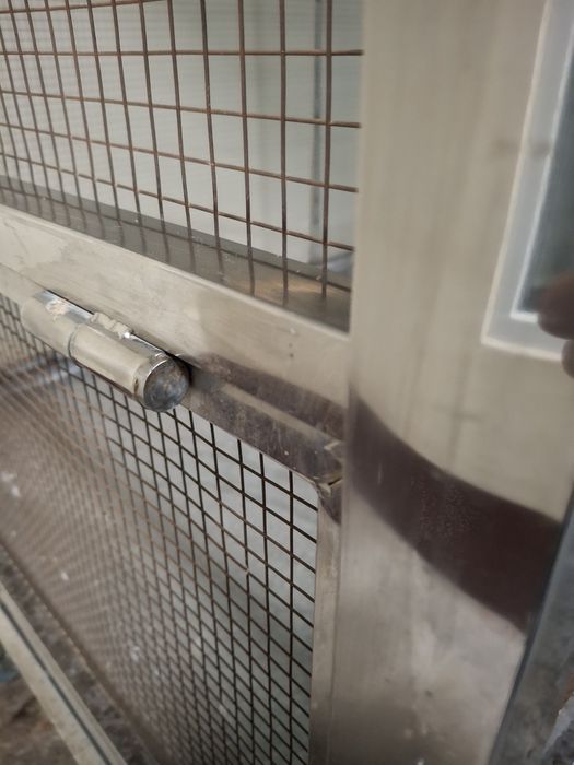 Qafas valer sotiladi