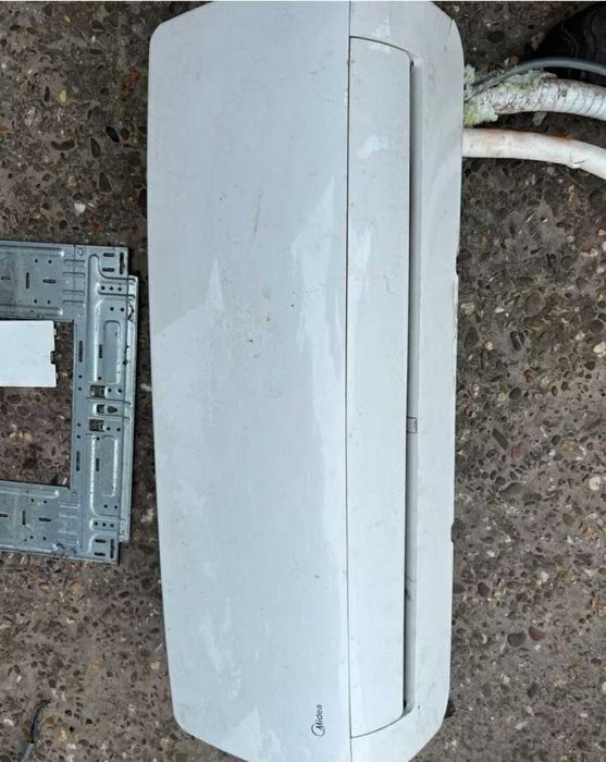 Инверторен климатик Midea MB-12N8D6-I