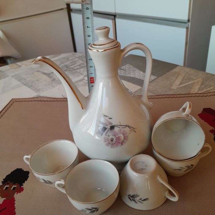 Порцеланов сервиз за греяна ракия