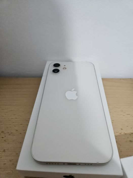 Iphone 12 64 GB.