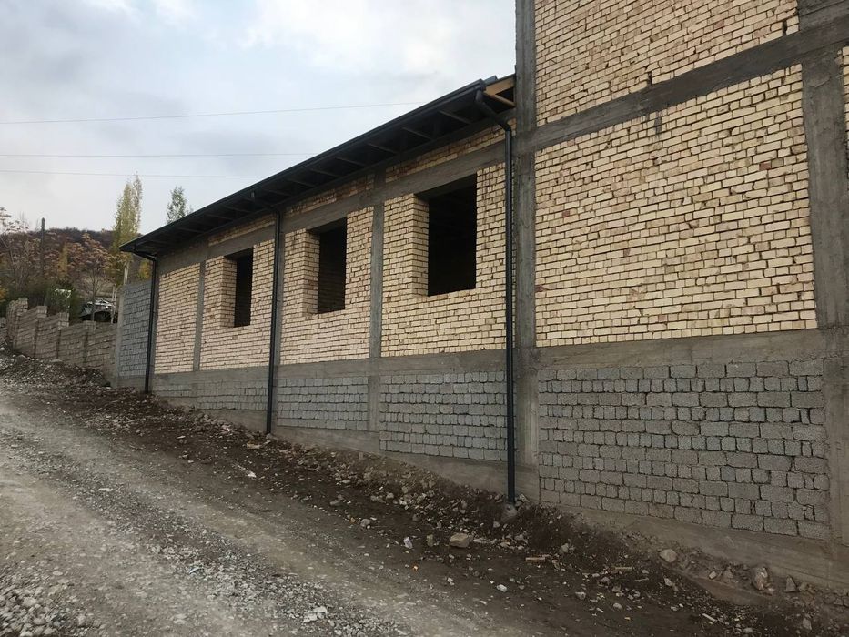 Бурчмулла 5,5 сотых дача сотилади.