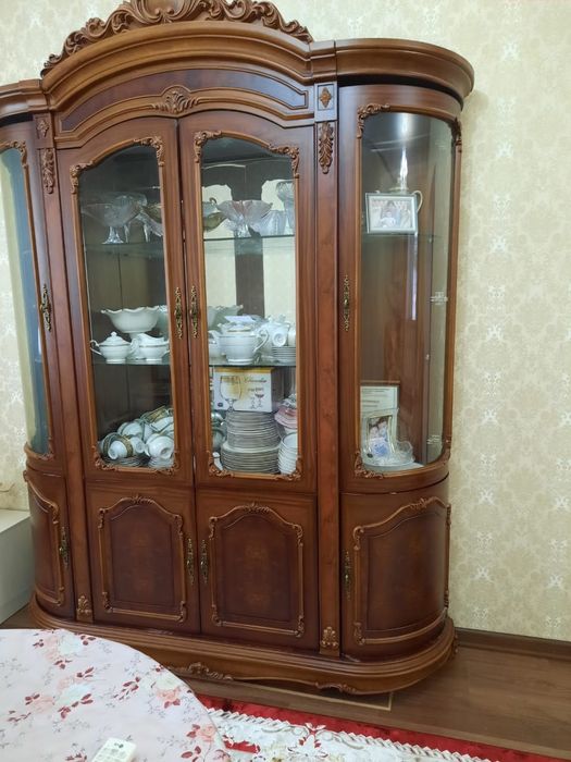 Продам сервант для гостинной