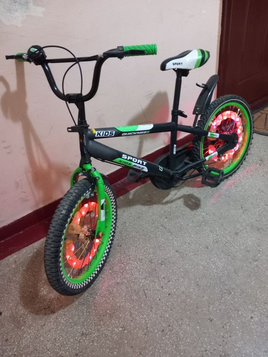 Bicicleta cu lumini