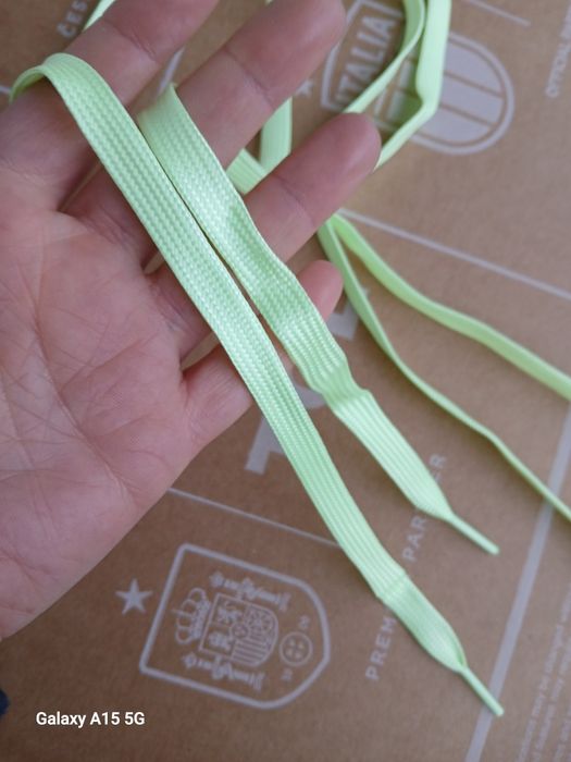 Светещи връзки за маратонки