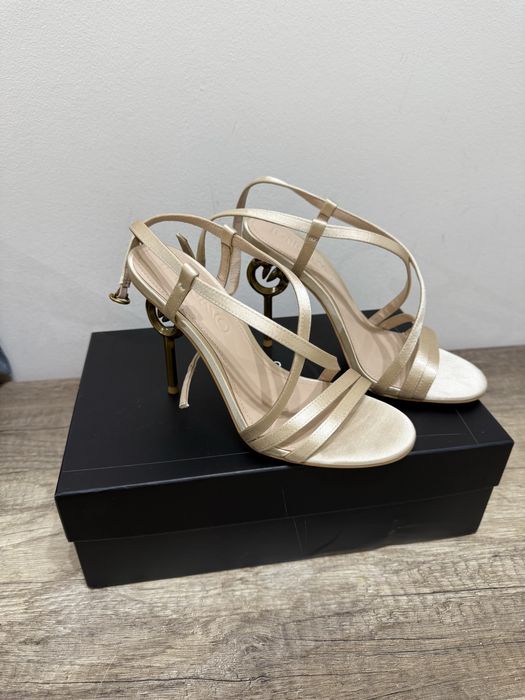 Pinko сандали Pinko маратонки