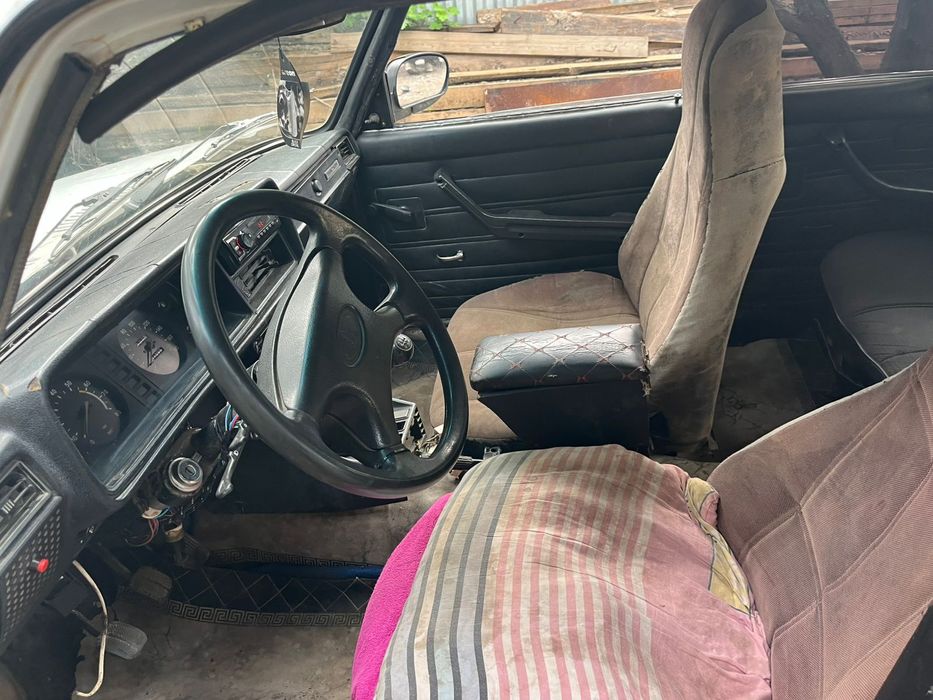 Жигули ваз 2107  на ходу