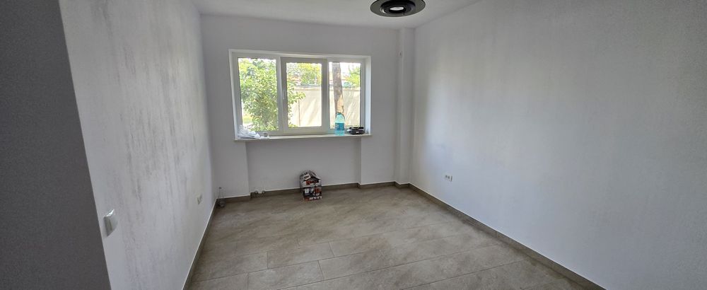 închiriez apartament/spatiu 50 m2