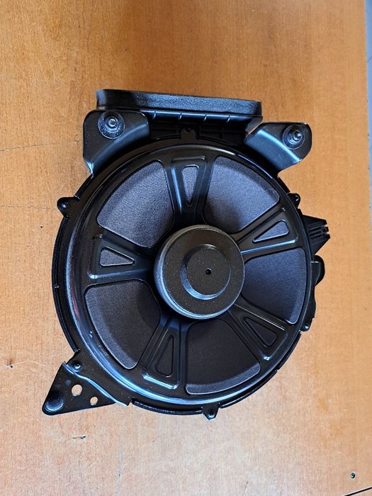 Subwoofer Volvo Xc90 xc60 V70 S60 2018+