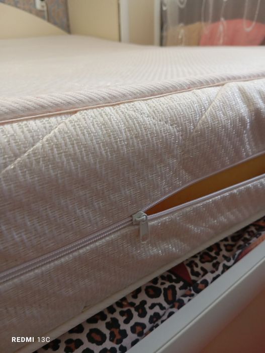 Продам матрас в хорошем состоянии