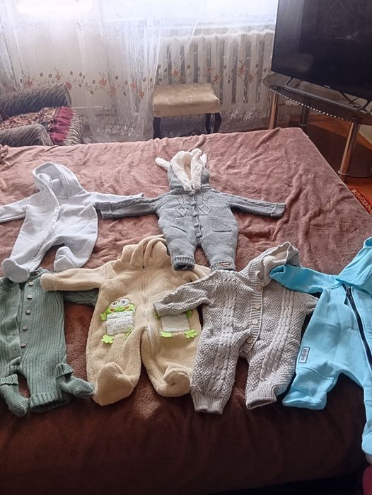 Продам детские вещи