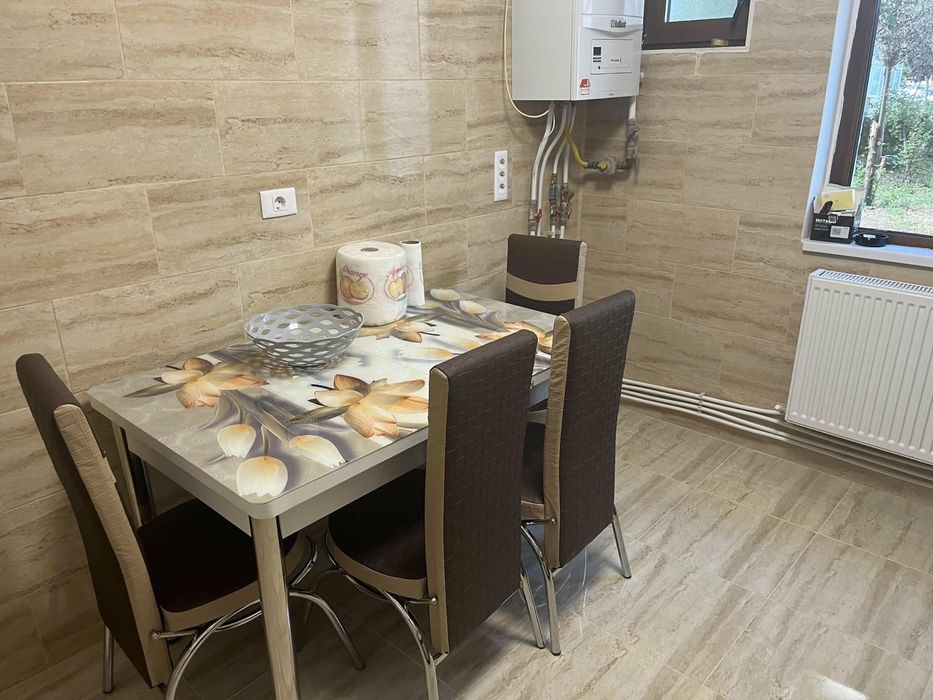 Proprietar inchiriez apartament 2 camere central recent renovat,nou