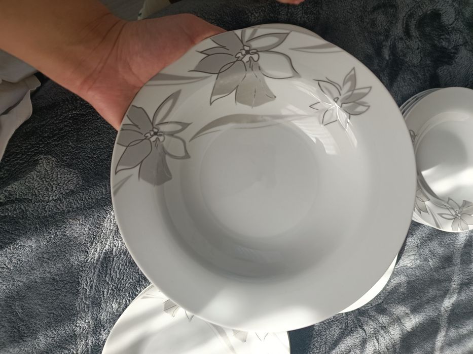 Сервиз за хранене за 6 души