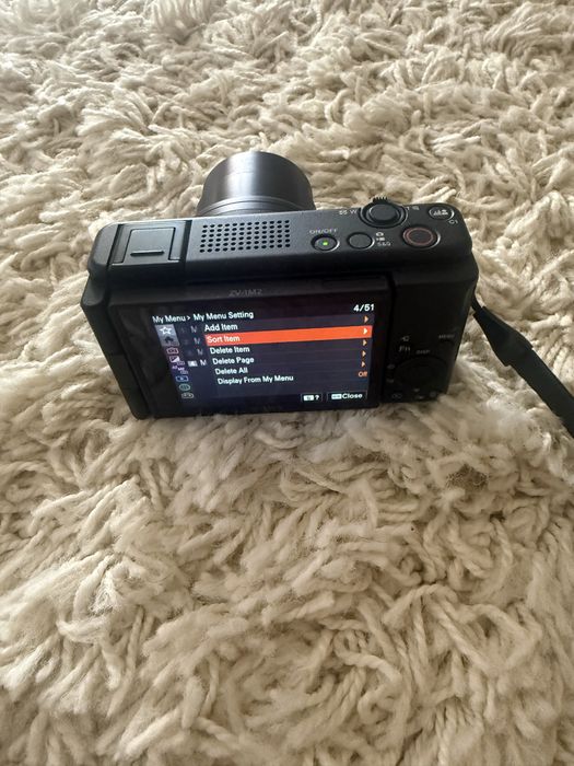 Vand schimb camera foto avansata Sony zv1 m2 , obiectiv ZEISS 18-50